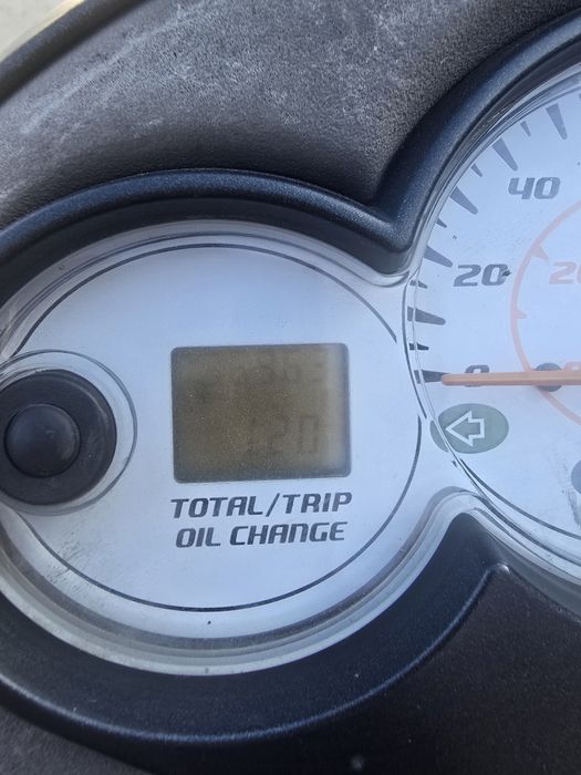 Vand scuter 125cm  anul 2004