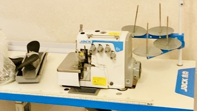 Продам оверлок . JACK