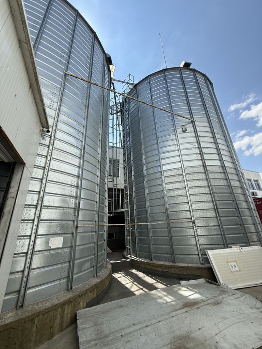 Спешно продавам силози за  земеделска продукция или фуражи