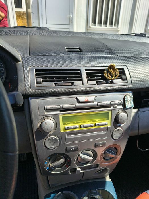продавам MAZDA 2