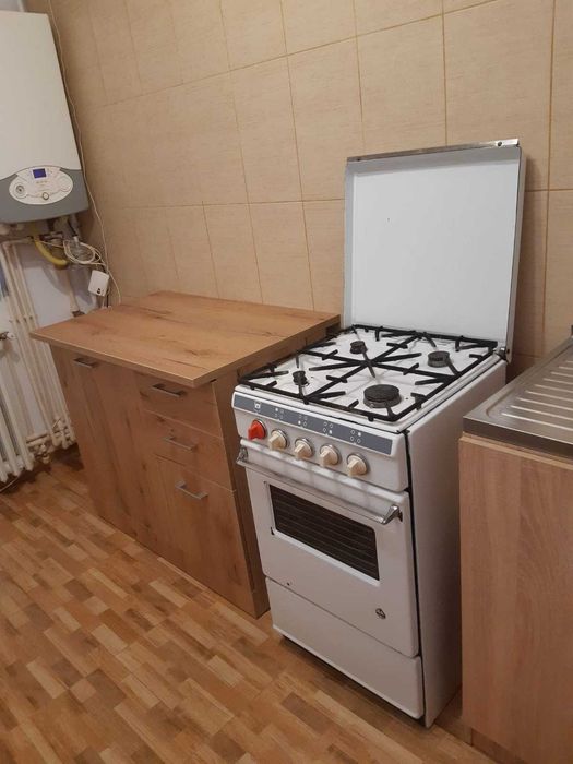 Închiriez apartament 2 camere, confort 1, central