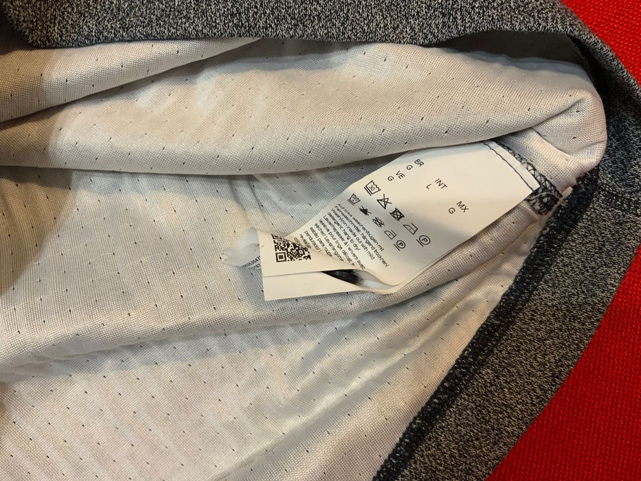 Hugo Boss-оригинална  блуза 48 м-50л