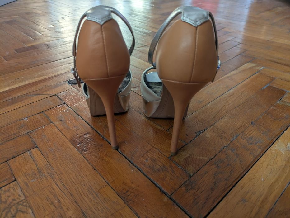 Sandale din piele cu toc noi nouțe