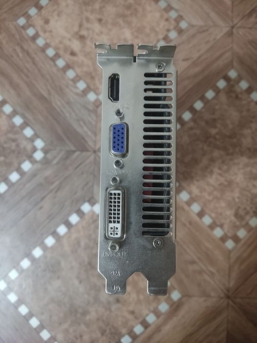 Продам видеокарту GeForce GTX 550 Ti