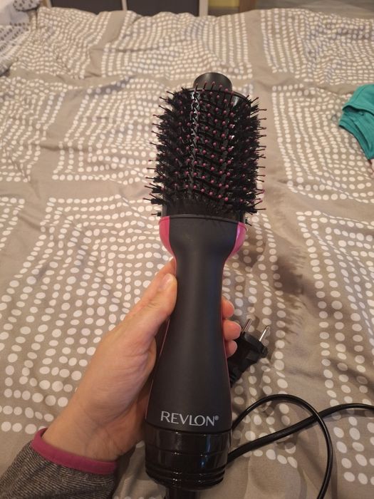 Vand perie electrica fixa Revlon