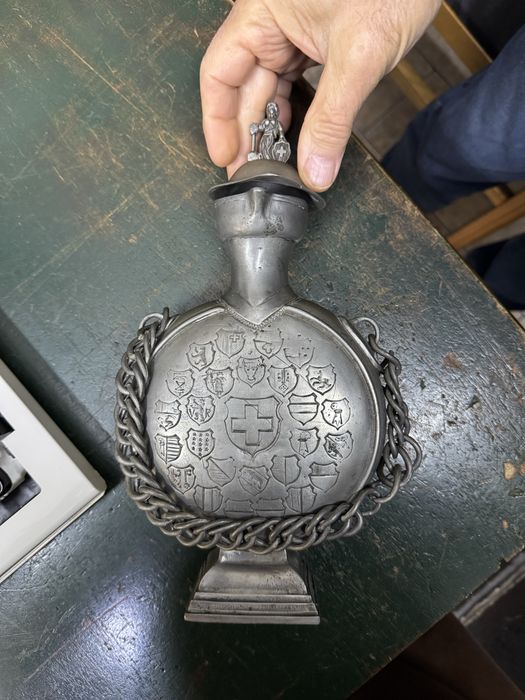 Стара Швейцарска кана от калай