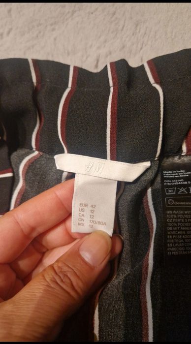 Pantaloni largi H&M, mărimea 42, noi fara eticheta
