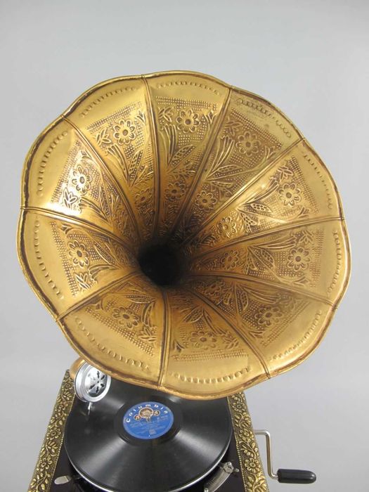 Gramofon patrat din lemn, lucrat manual, H. 66 cm, -36% discount