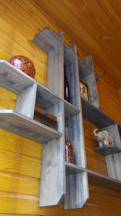 Полка из дерева.