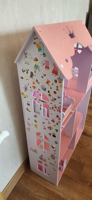 Продам домик для кукол с мебелью