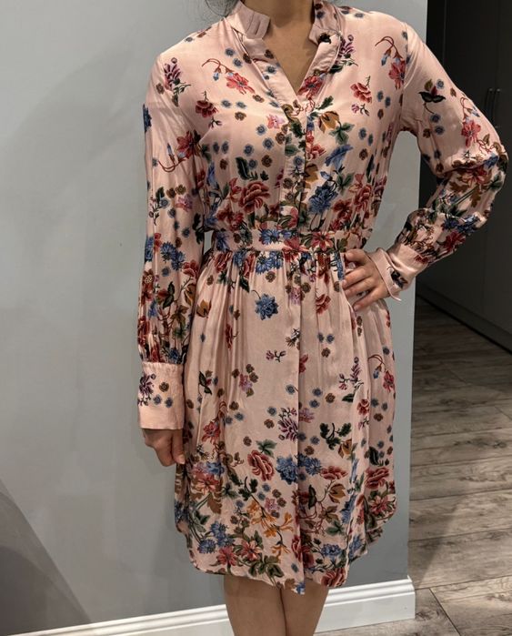 Продам платье р36 Massimo Dutti в идеальном состоянии