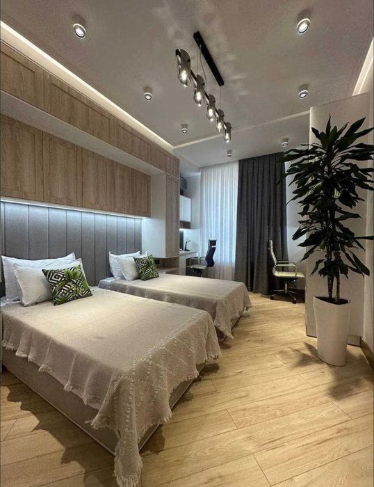 Ойбек Аренда ж Гостиница "Россия" 4/2/8 Аренда Шикарная квартира