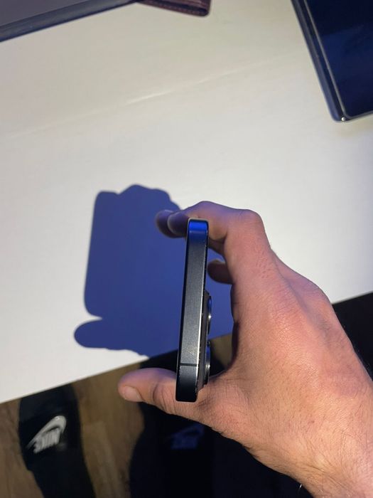 Vand iphone 15 pro sau schimb