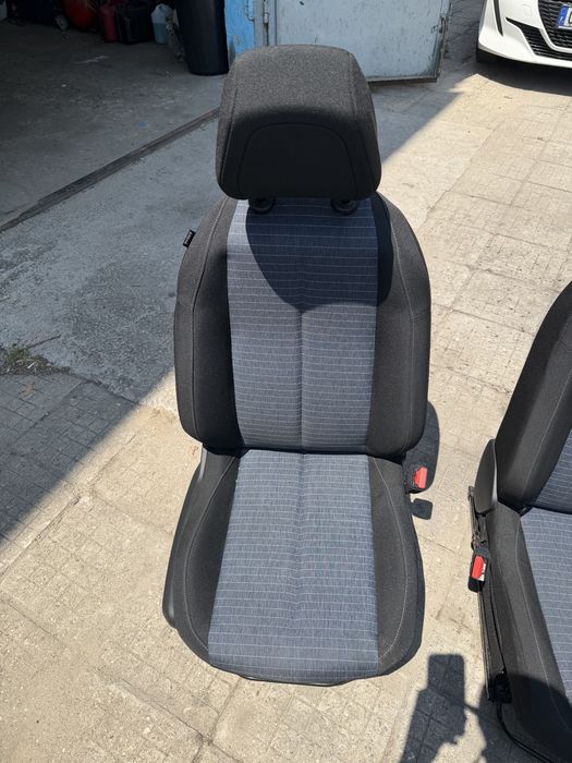 Предни седалки за Peugeot 208 P21 от 2019г