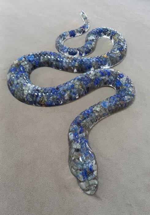 Фигурки  из  Селенита