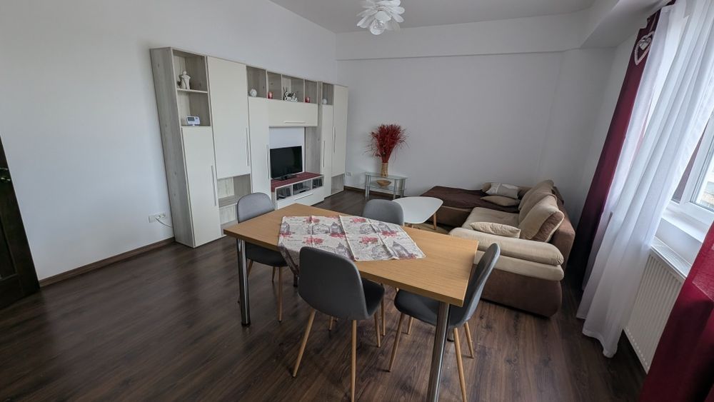 Închiriez apartament cu doua camere!