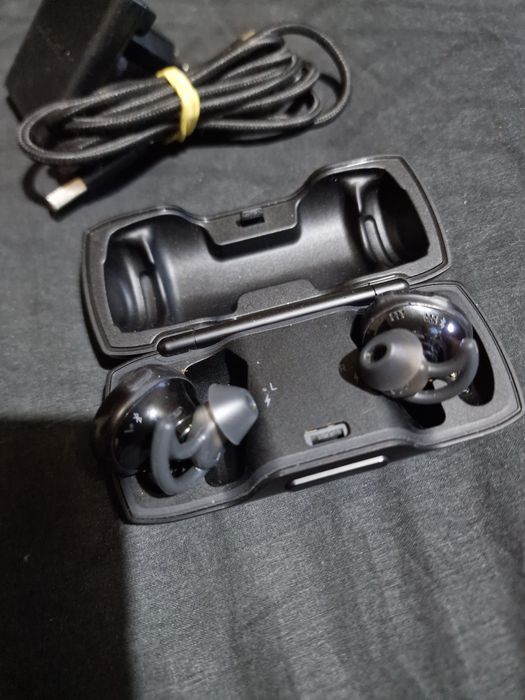 Casti wireless Bose soundsport free impecabile atât estetic cât și funcțional