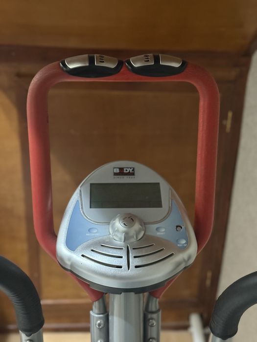 Продам эллиптический тренажер