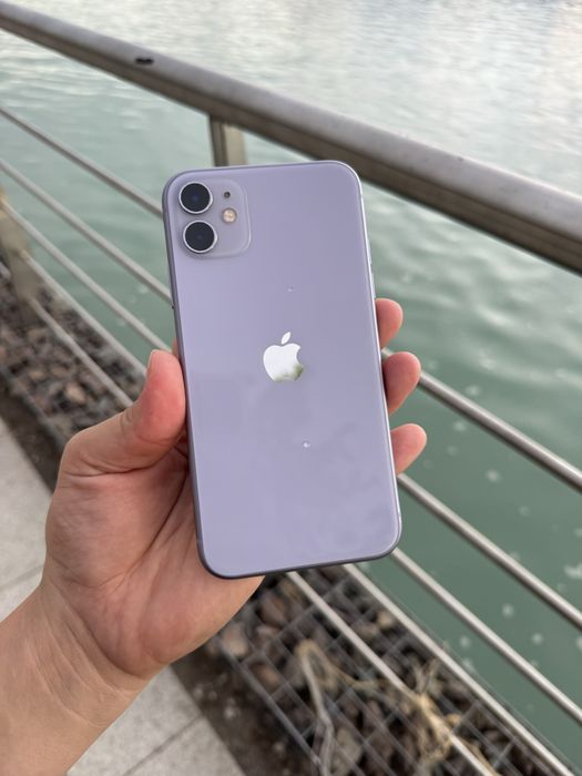 Продам iphone 11 64 г срочно