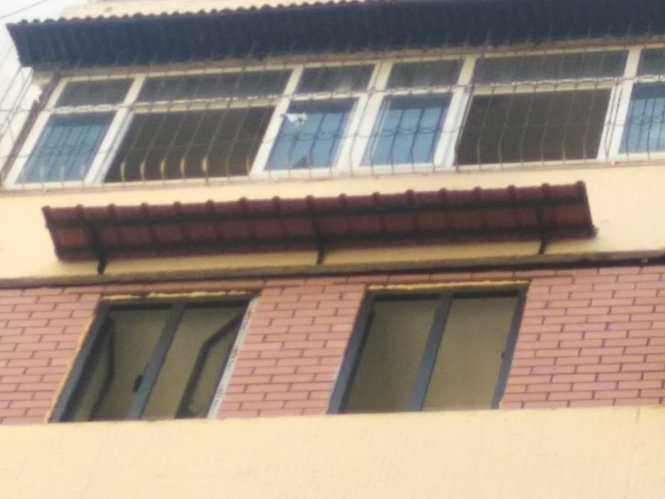 Качественно установим козырьки и бельевые ролики!!