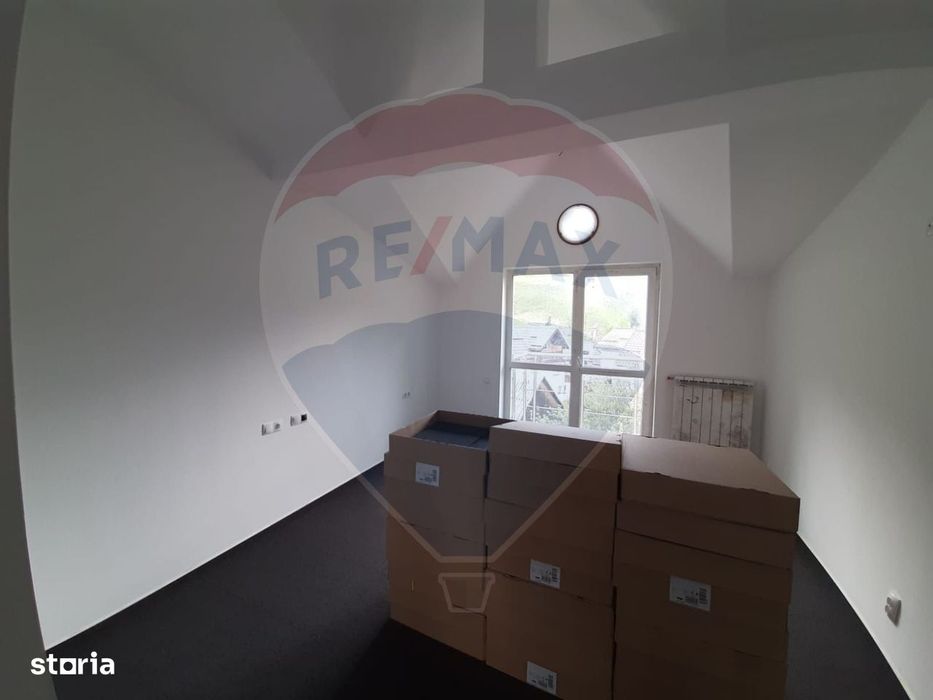 Vila / Pensiune / Camin / Azil seniori, zona superba Moeciu, parcare