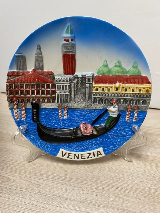 Продажа сувенирных оарелок