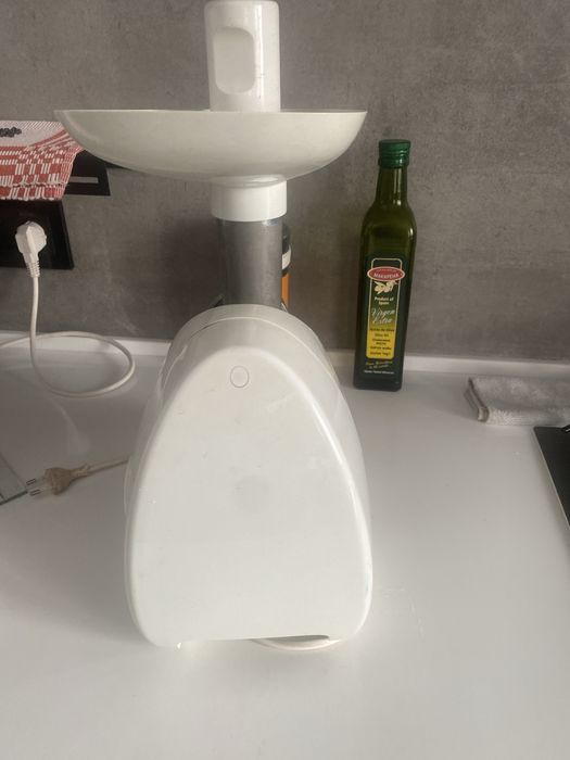 Мясорубка PHILIPS. 1300 W