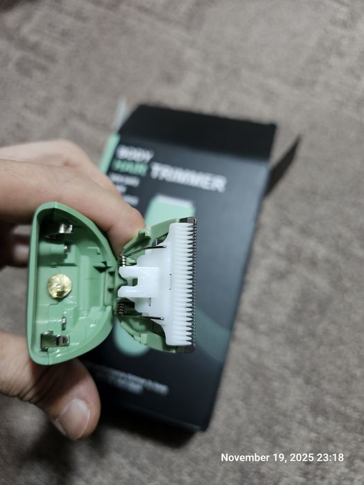 Aparat de tuns corporal (Body Hair Trimmer) – NOU la cutie