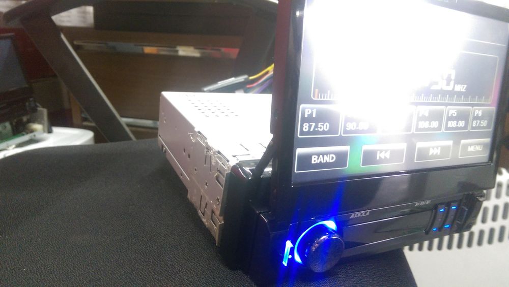 Dvd auto 1din retractabil motorizatcu bluetooth, touschreen, usb, card