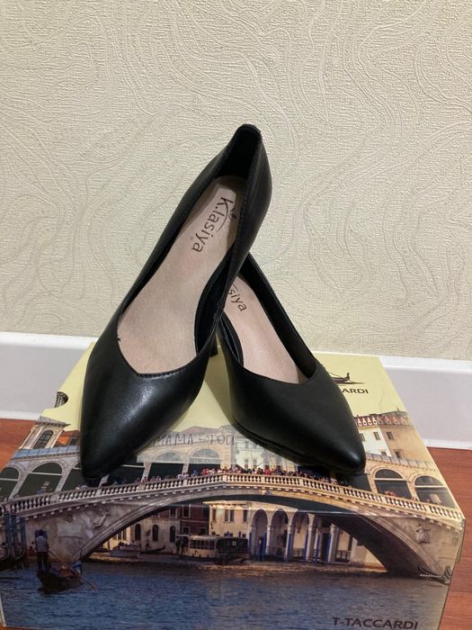 Продам женскую обувь