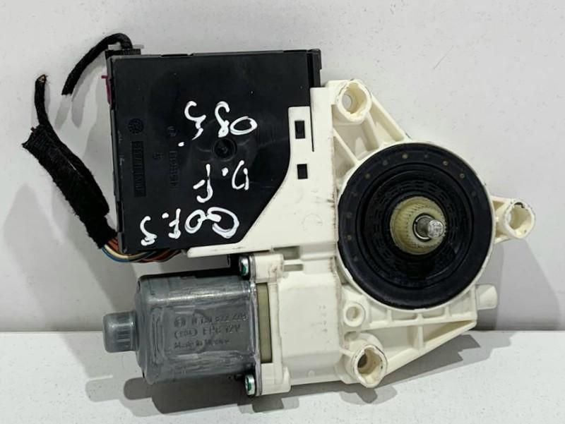 Motoras macara geam dreapta fata cu modul Volkswagen Golf 5 1K5837402A