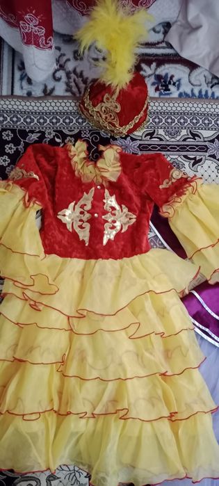 Қазақша киімдер сатылады