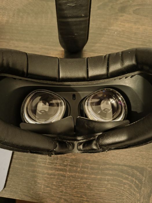 Vând Meta Quest 2  256 GB + Accesorii