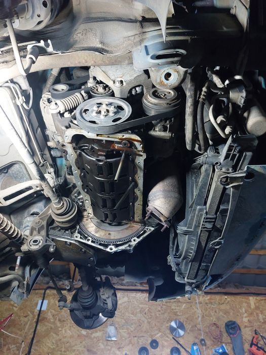 Mecanic auto pe traseu sau domiciliu