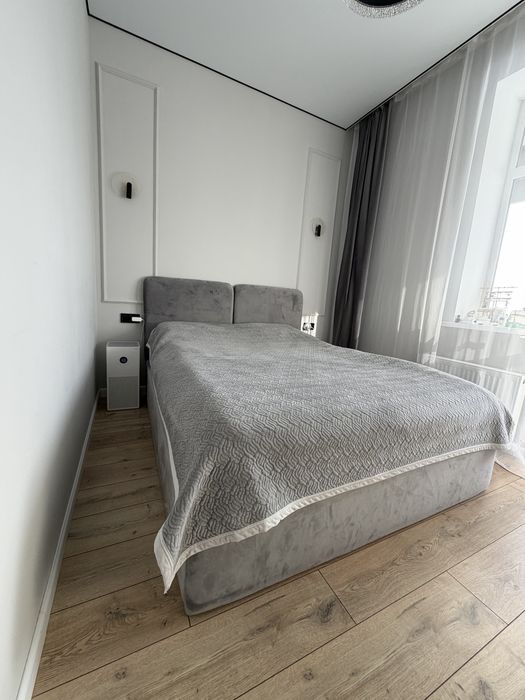 Кровать без матраса