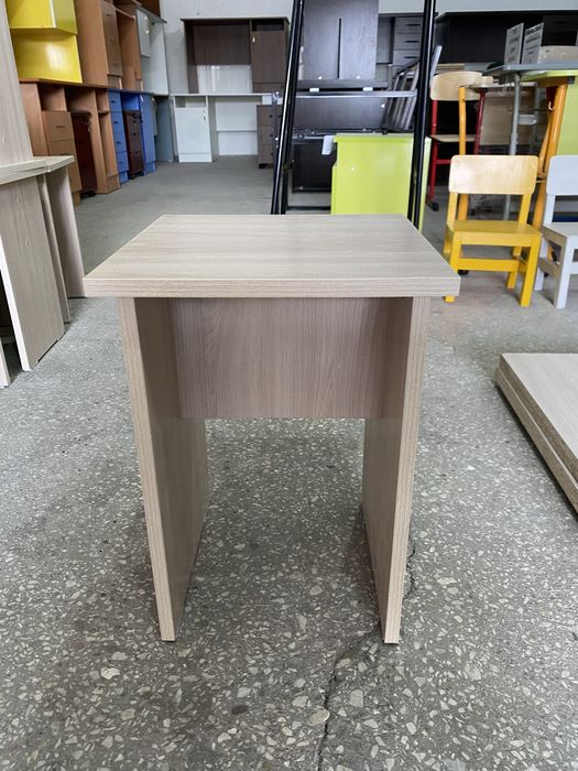 Шкафы и табуретки