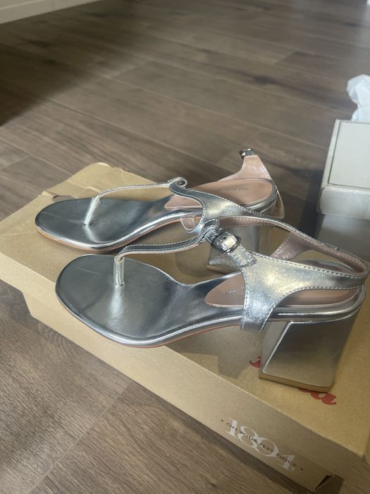 Босоножки 38размер. Новые.