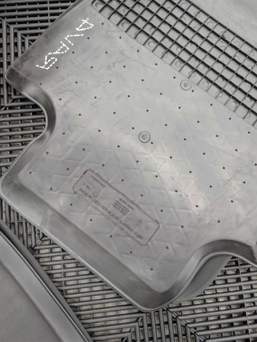 Covorase cauciuc OE TOYOTA RAV4  V