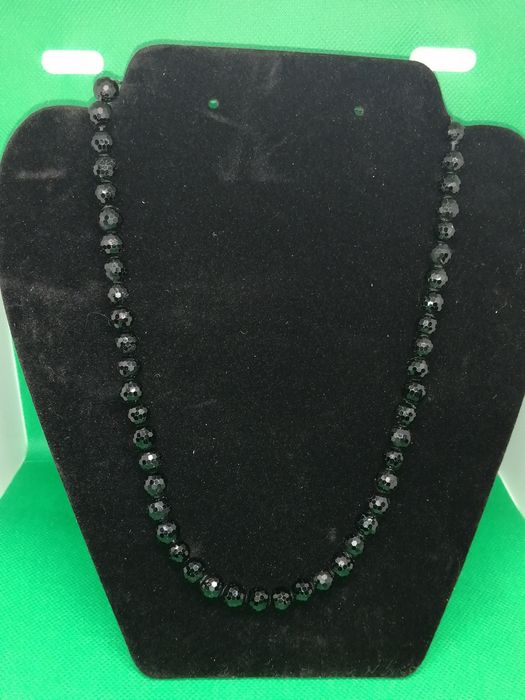 Чокеры из турмалина.