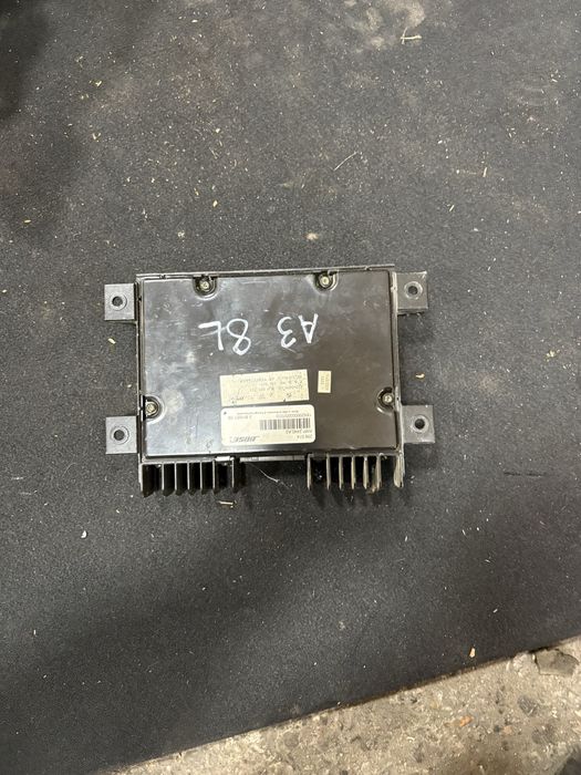 Audi A3 8L Усилвател Bose