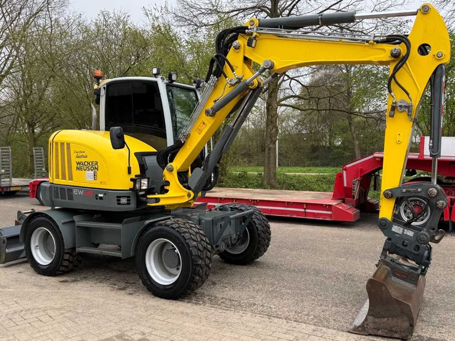 Колесные экскаватор WACKER NEUSON EW65