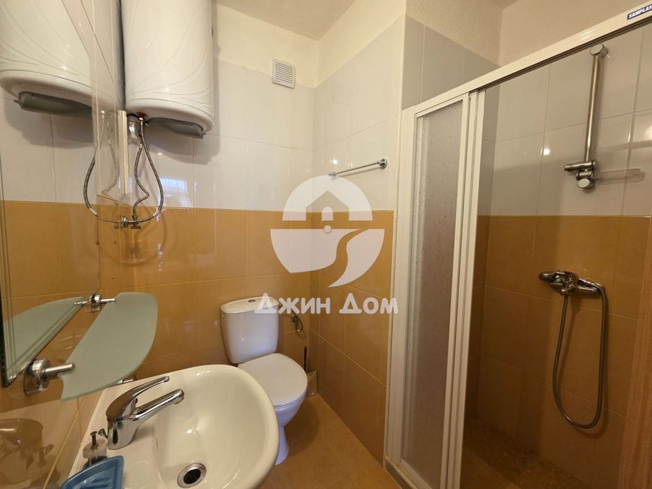 Тристаен апартамент с ГЛЕДКА МОРЕ в к-с „Оазис“, с. Равда
