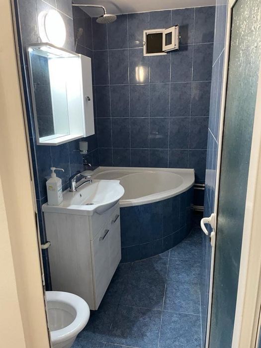 inchiriez apartament 3 camere