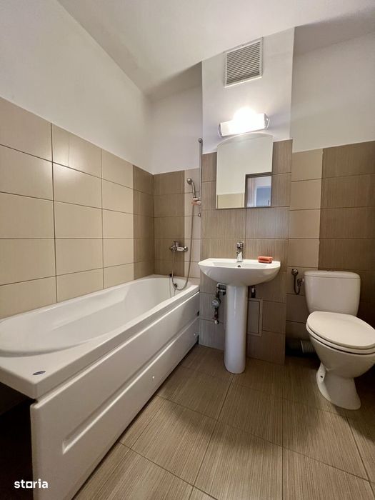Apartament 4 camere, 77 mp utili, etaj 1, decomandat - zona Liceul Au