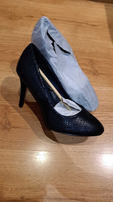 Нови дамски обувки