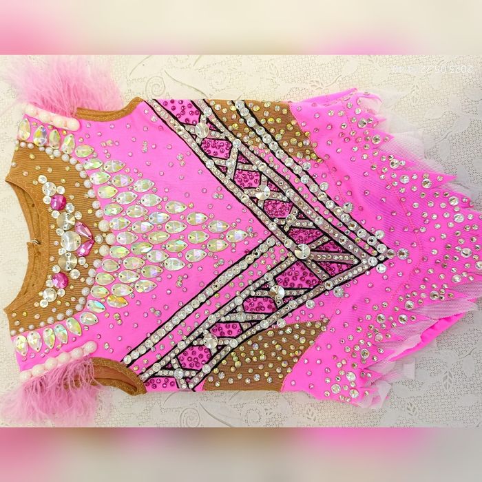 Аренда и продажа купальников для художественной гимнастики