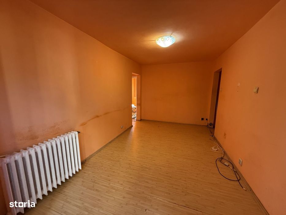 Apartament 3 camere, etaj 2, semidecomandat - Piata Doina — fotografia 3