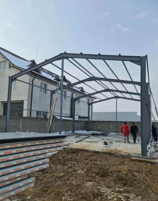 Vand și construiesc  o gama larga de hale sau structuri metalice  noi