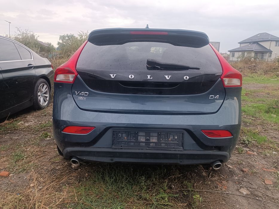 Volvo V40 avatiat