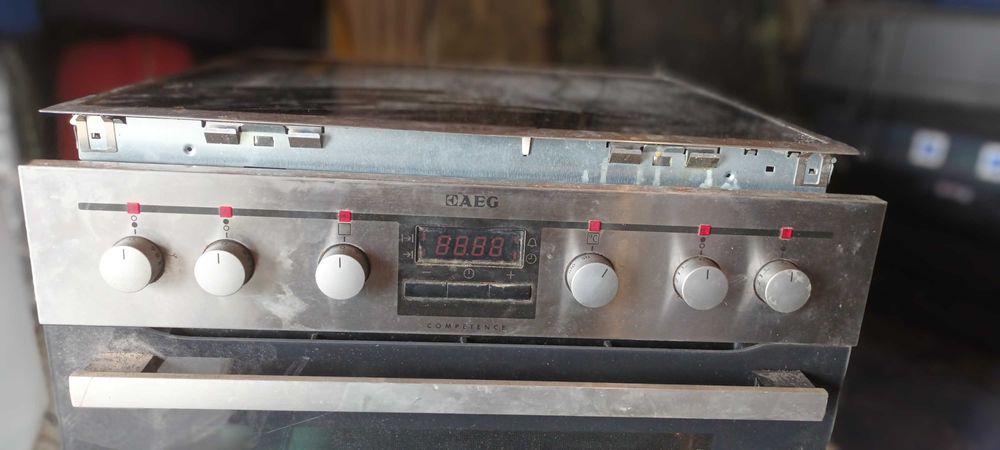 Фурна за вграждане с керамичен плод Siemens